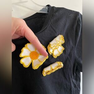 Black tshirt with 3D flowers